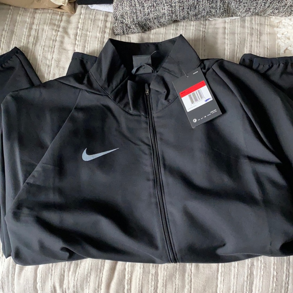 Men’s Dryfit Sports Windbreaker